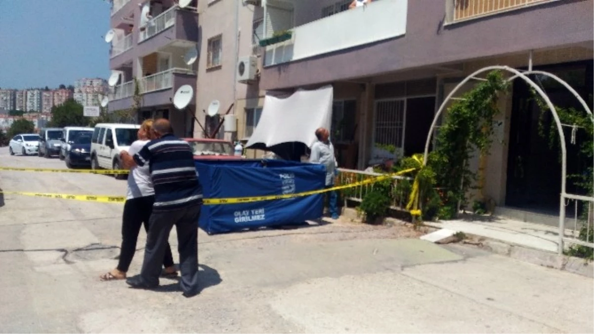 İzmir\'de Sevgilisini Öldüren Yaşlı Adam Tekbir Gitirerek İntihar Etti