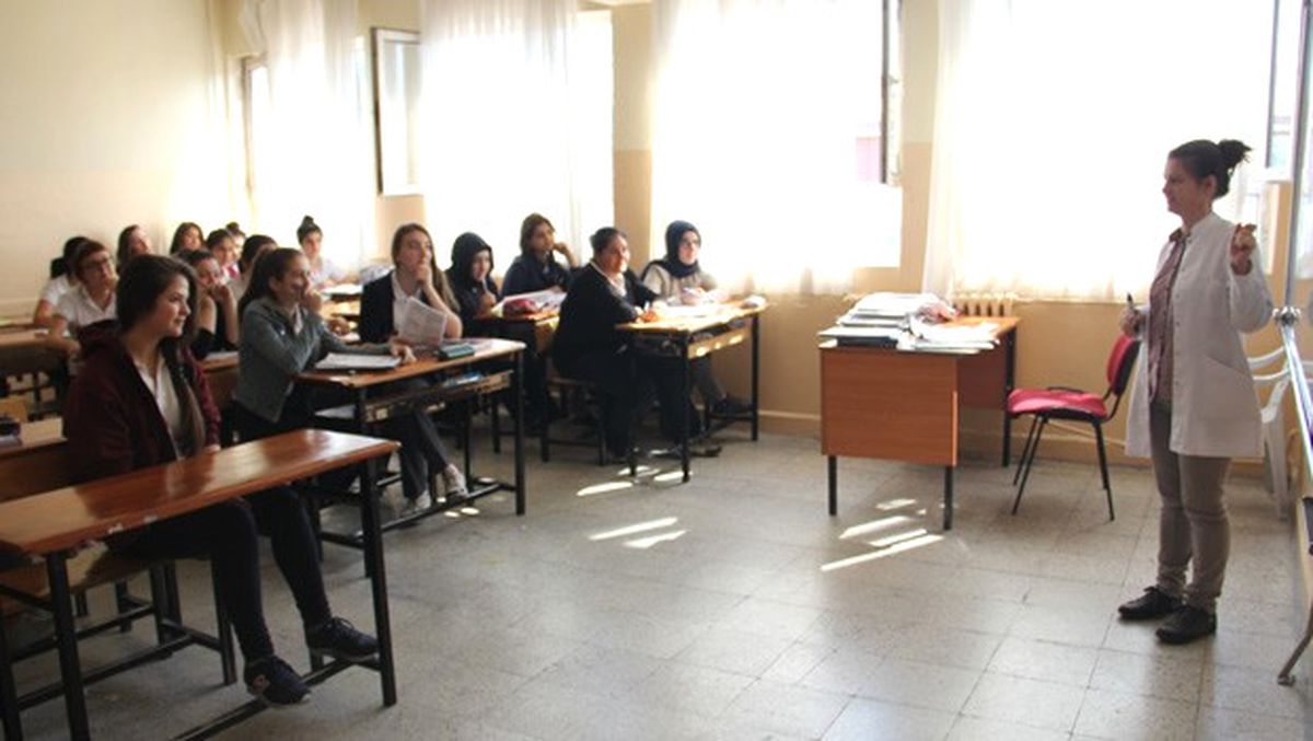 Yurtdışında Görevlendirilecek Öğretmenlerin Mülakatı Ertelendi