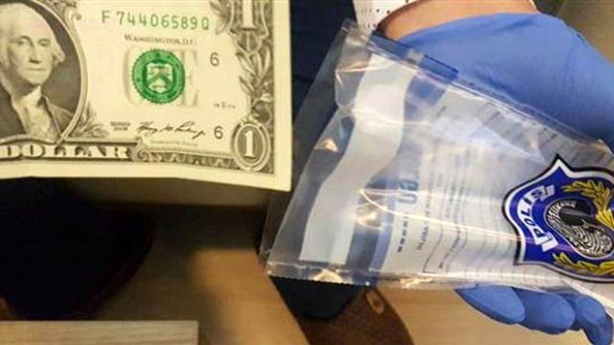 1 Dolar Darbeci Albaya Dergiyle Gelmiş