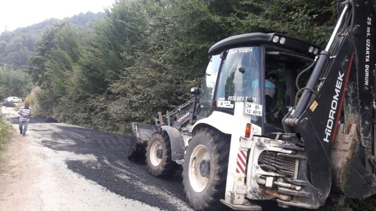 Akçakoca\'da Köy Asfalt Yama Çalışmaları Sürüyor