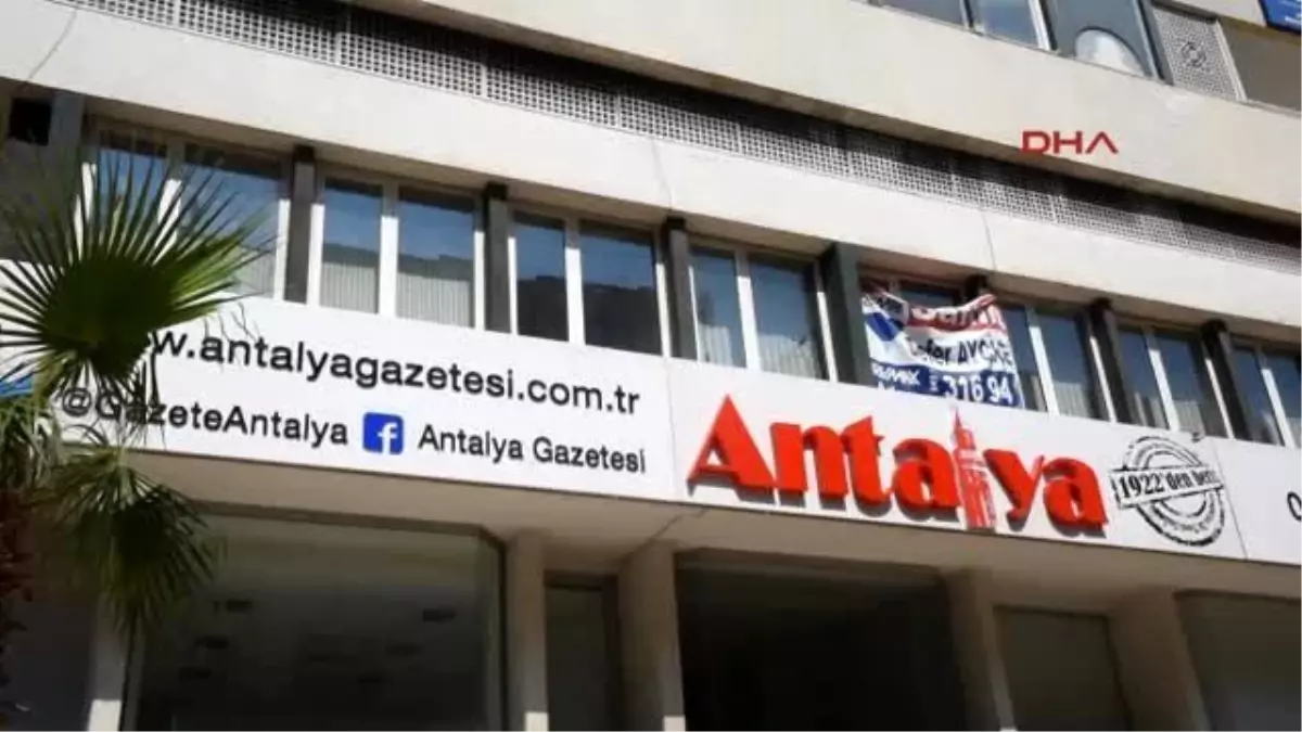 Antalya ve Afyonkarahisar\'da Kapatılan 6 Gazete Mühürlendi