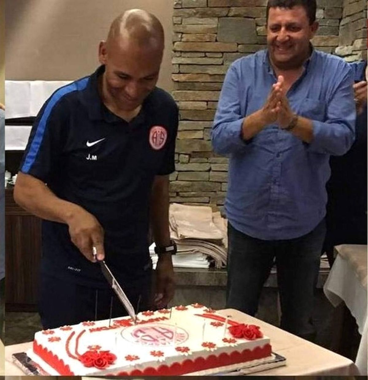 Antalyaspor\'da Morais\'e Sürpriz Doğum Günü