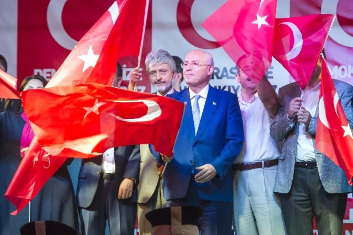 Başkan Yaşar Demokrasi Nöbetinden Birlik Mesajı Verdi