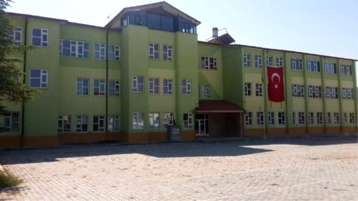 Beyşehir\'de Kapatılan Özel Okulun Muhasebecisi Tutuklandı