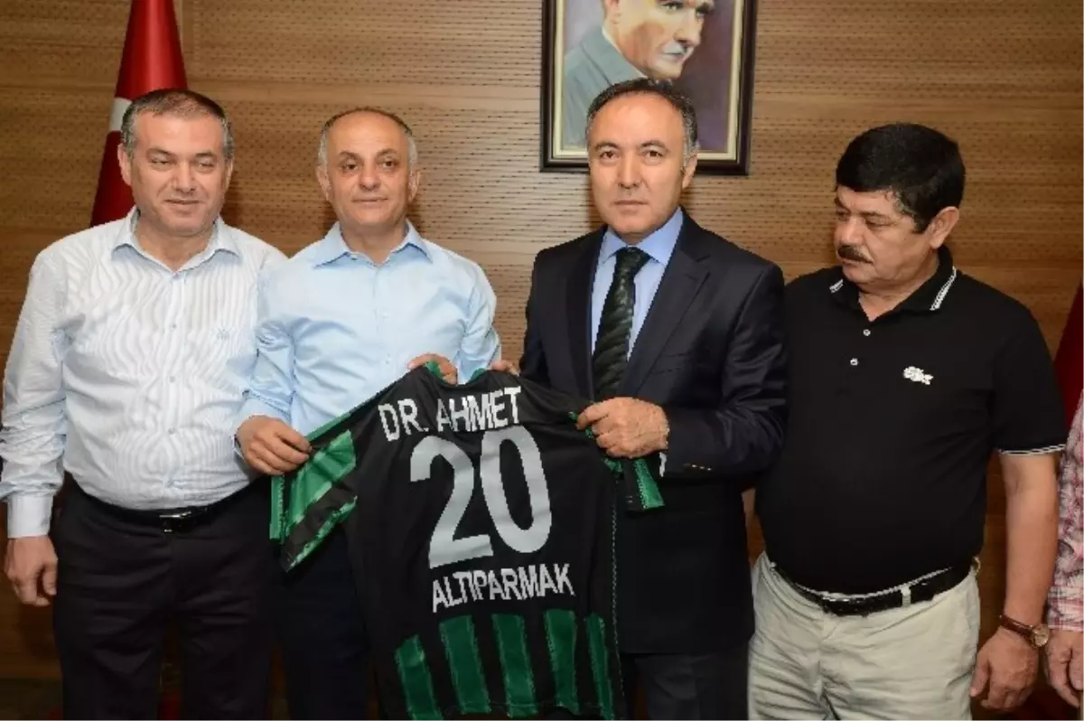 Denizlispor\'dan Vali Altıparmak\'a Ziyaret