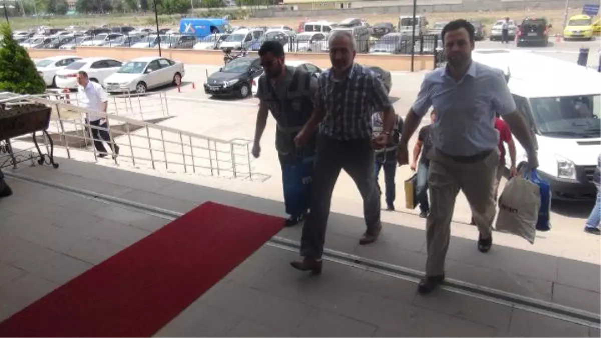 Edirne\'de Fetö/pdy Soruşturması Kapsamında 7 İnfaz Korumu Memuru ile 2 Zabıt Katibi Gözaltına Alındı