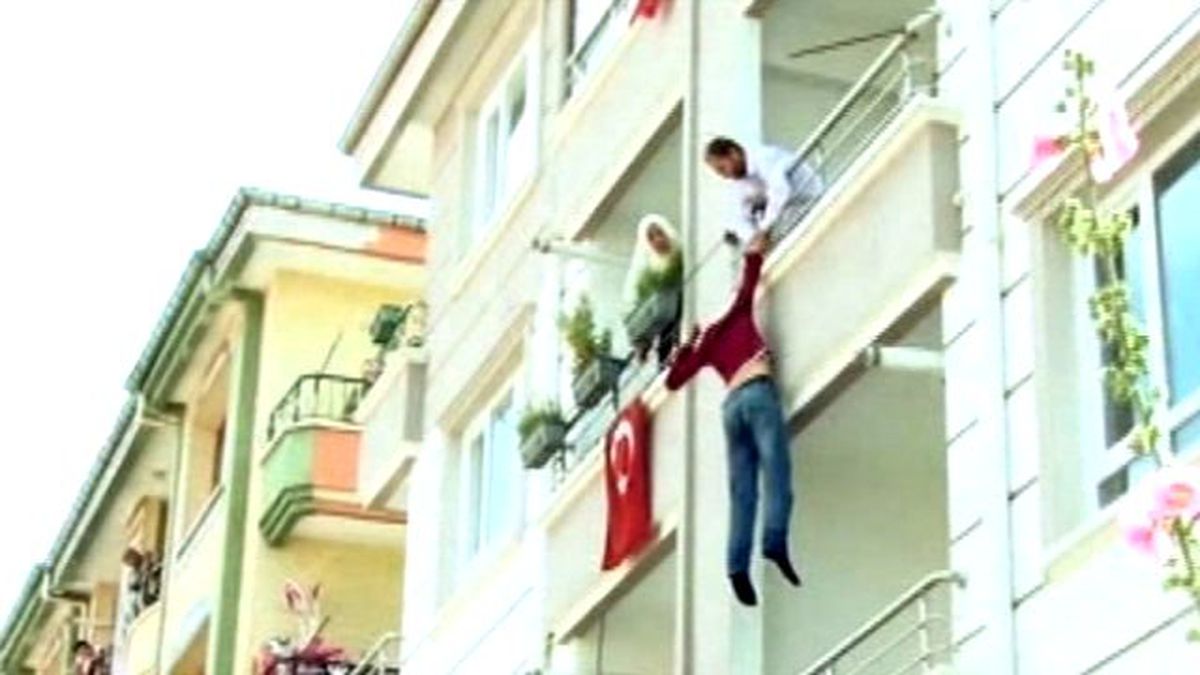 Ekmek Bıçağıyla Çocuğunu Rehin Aldı