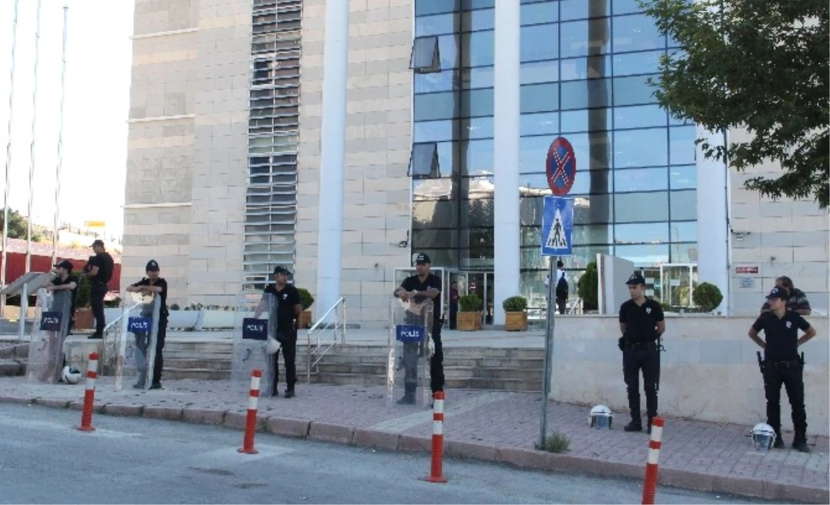 Elazığ\'da 15 Polis Daha Adliyeye Sevk Edildi