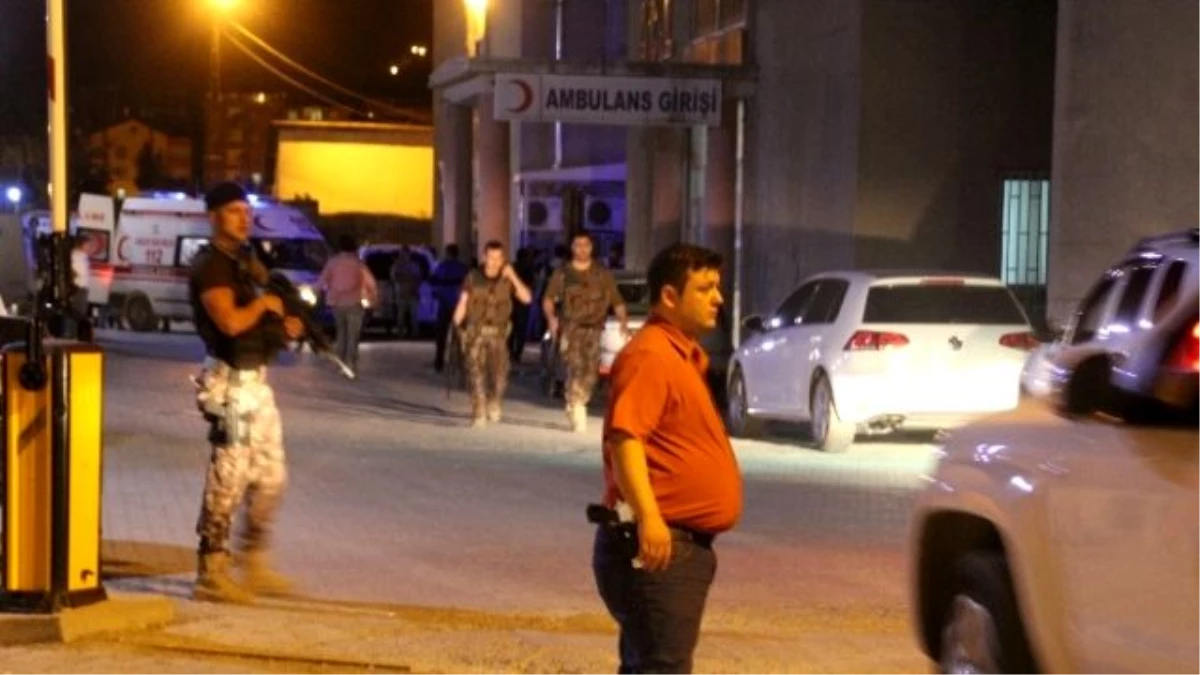 Hakkari\'de Polis Noktasına Bombalı Saldırı 3 Şehit