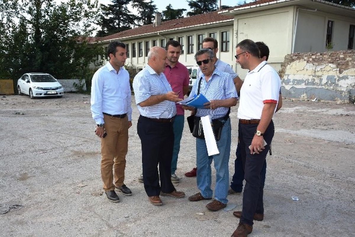 İzmit Belediyesi Mahalle Ziyaretlerine Devam Ediyor