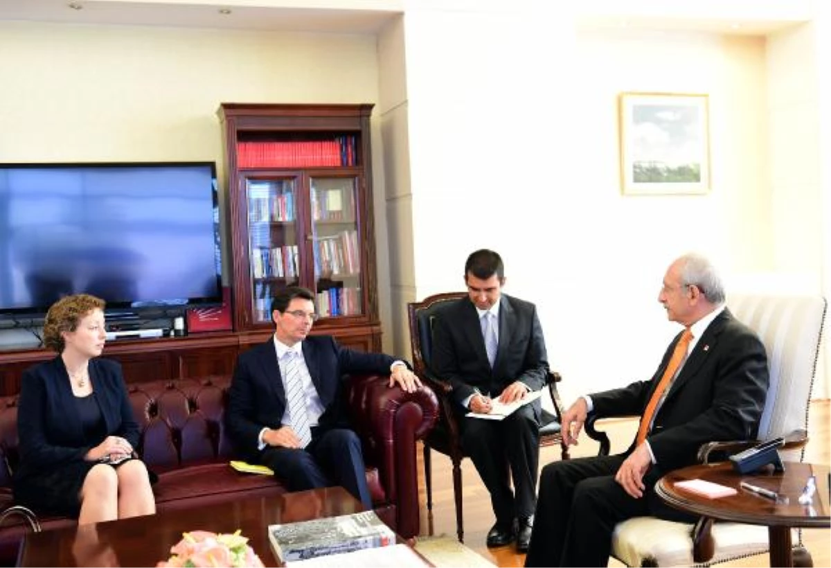 Kılıçdaroğlu, Avusturalya Büyükelçisi James Larsen ile Görüştü
