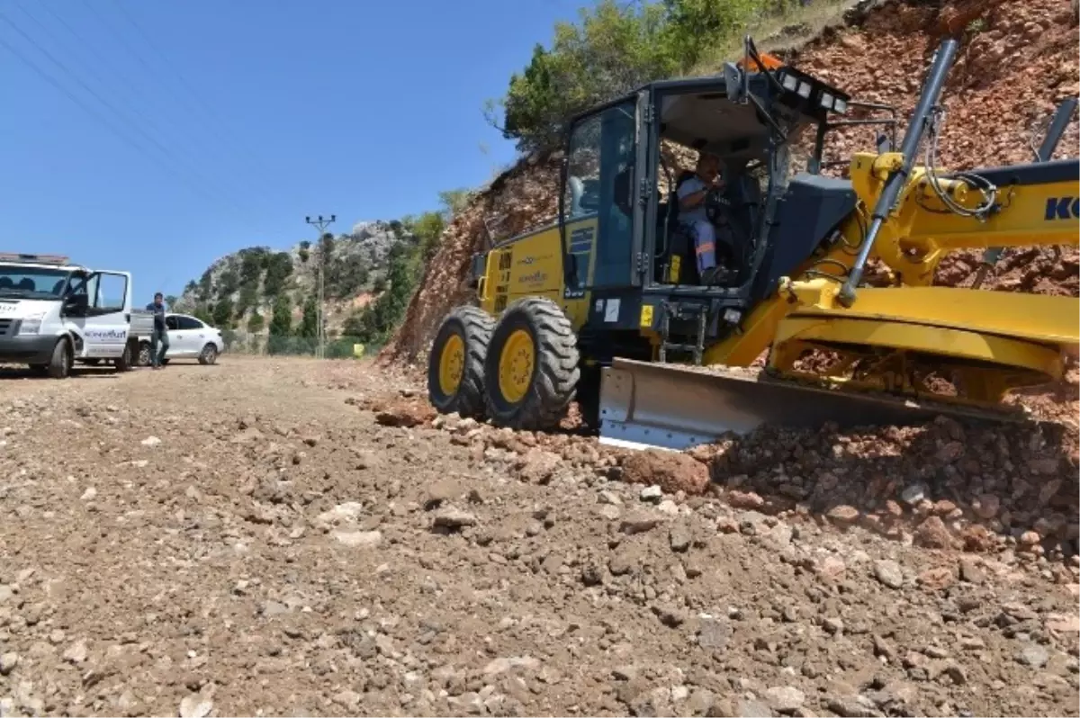 Saklıkent ile Feslikan Arasına Asfalt