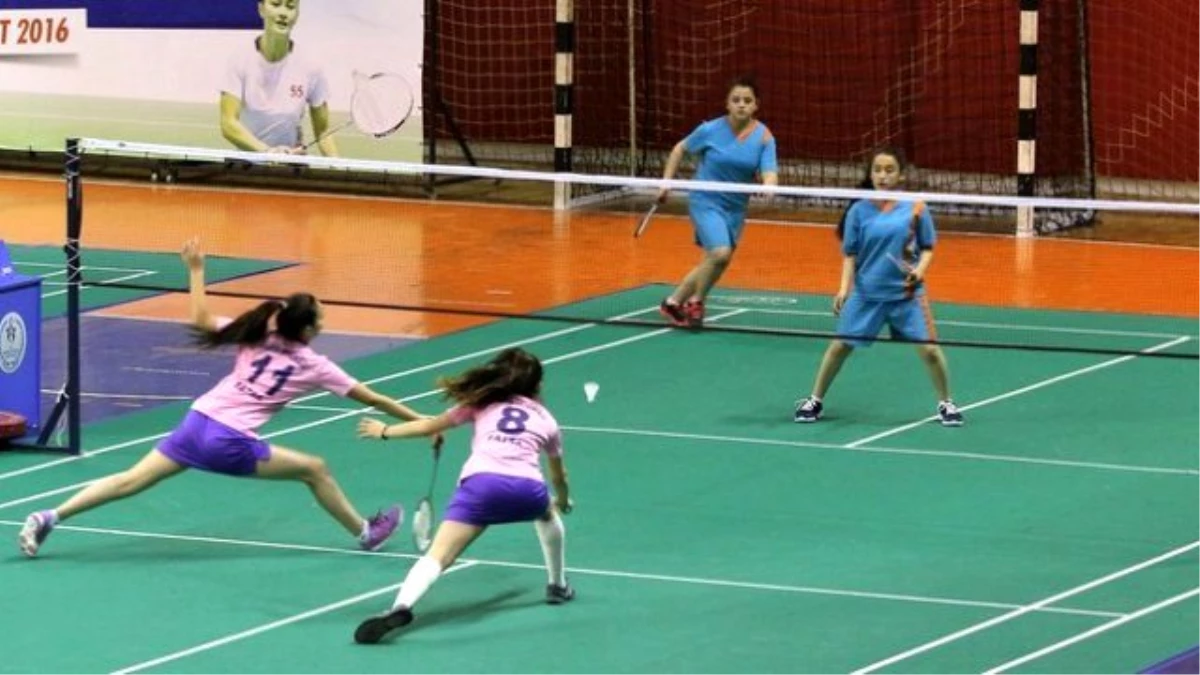 Samsun\'da Badminton Heyecanı