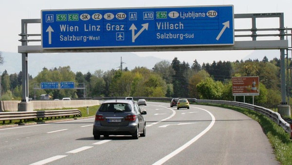 Slovenya\'daki Karawanken Tüneli Cumartesi Günü Kapalı