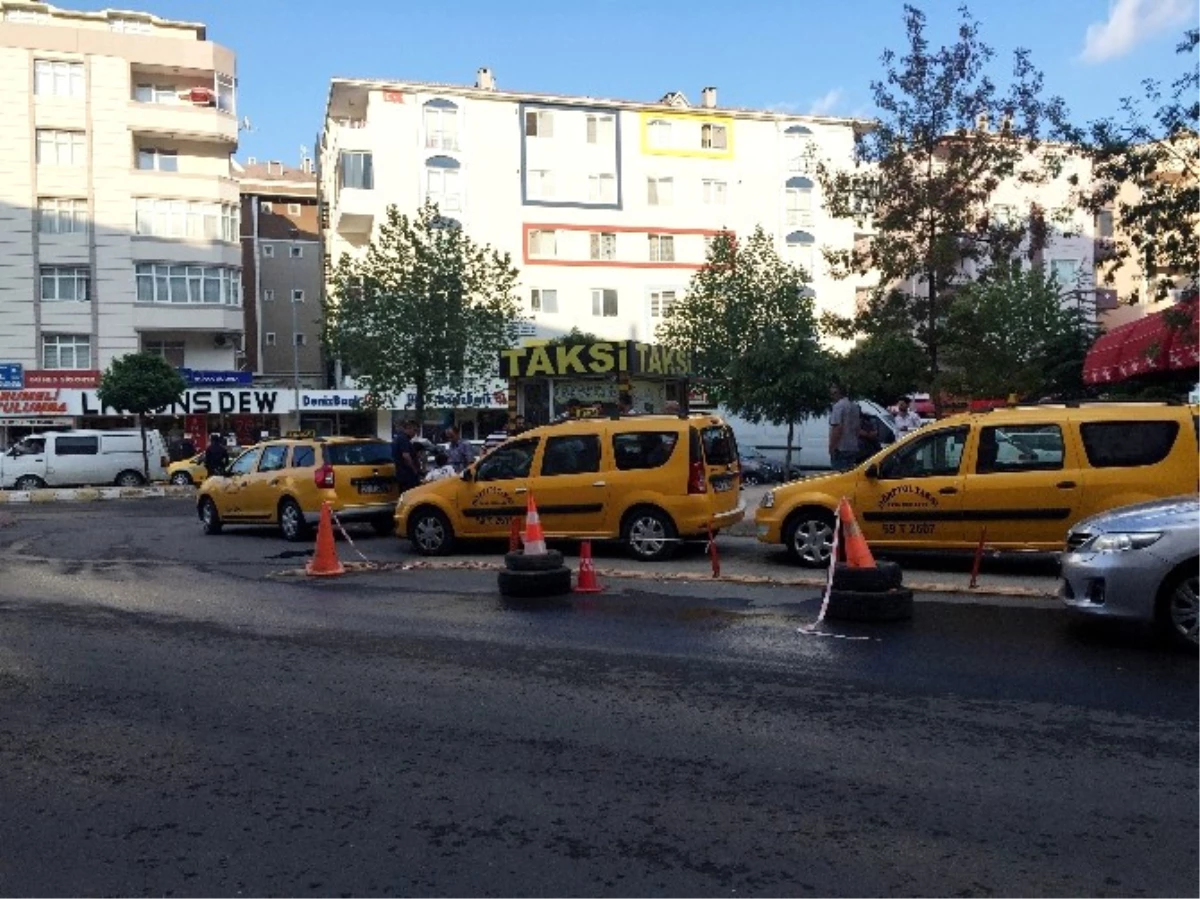 Taksicilerin Kavgasında Kan Aktı: 3 Yaralı