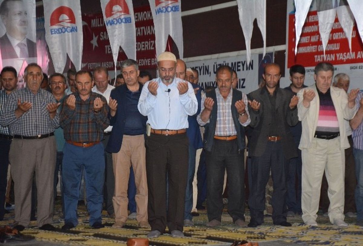 Tatvan\'dan Darbe Girişimine Tepkiler