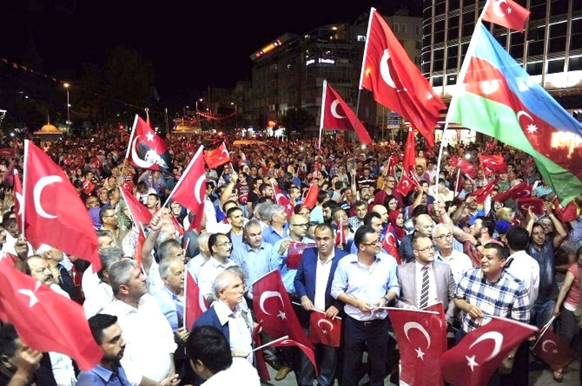 Uşak Ticaret ve Sanayi Odası Demokrasi Nöbetinde