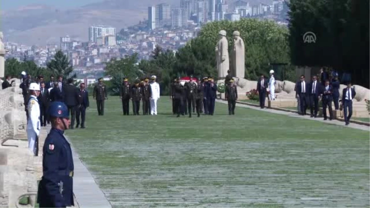 Yaş Üyeleri Anıtkabir\'i Ziyaret Etti (1)