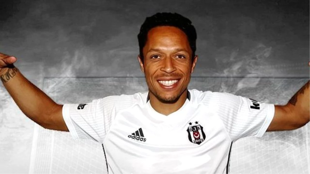 Adriano: Beşiktaş Forması Real Madrid\'in Renkleri Olduğu İçin Garip Geldi