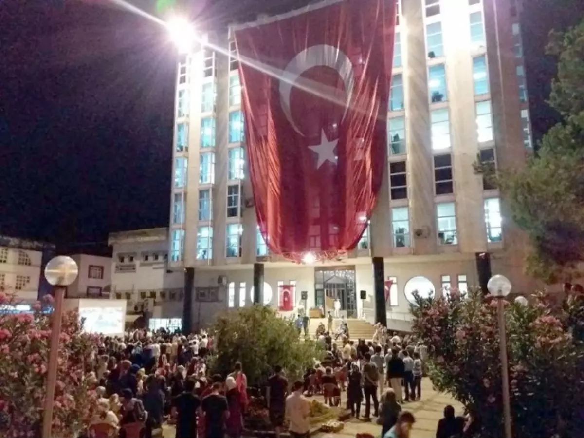 Çarşamba Demokrasi Nöbetinde