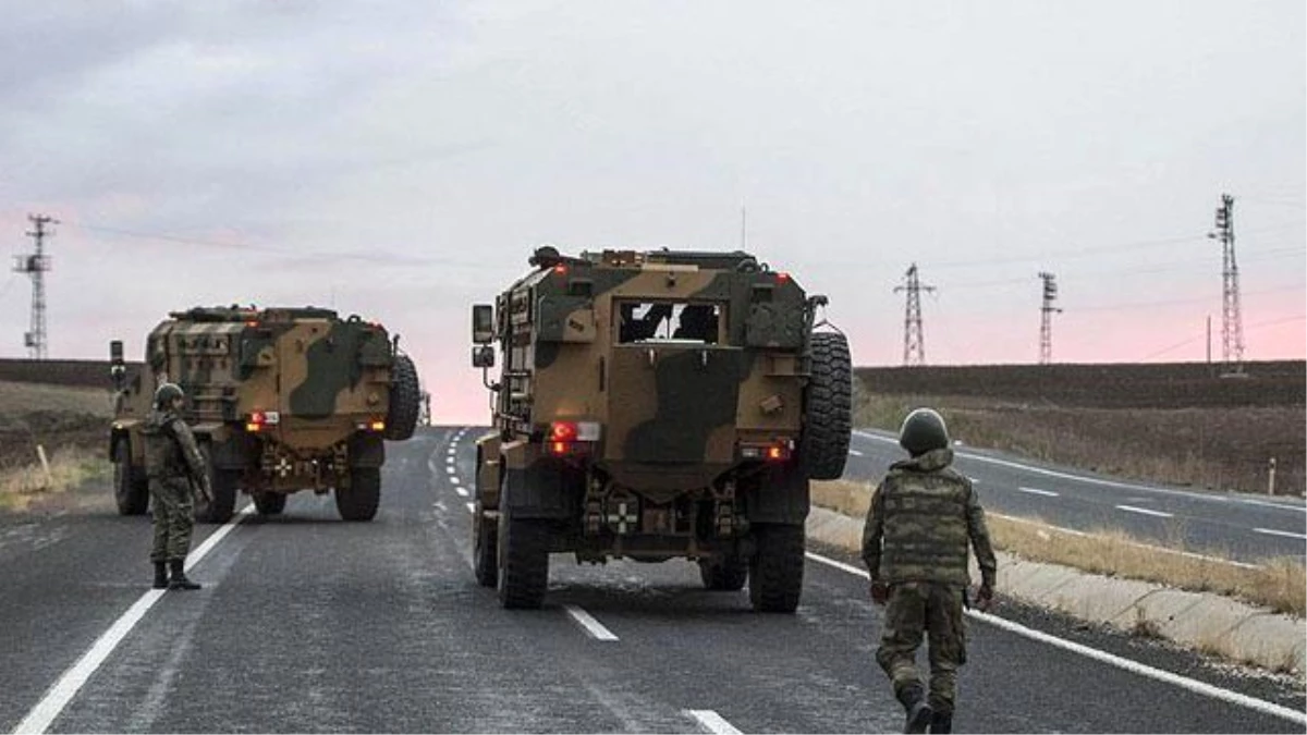 Diyarbakır\'da Askeri Aracın Geçişi Sırasında Patlama Meydana Geldi