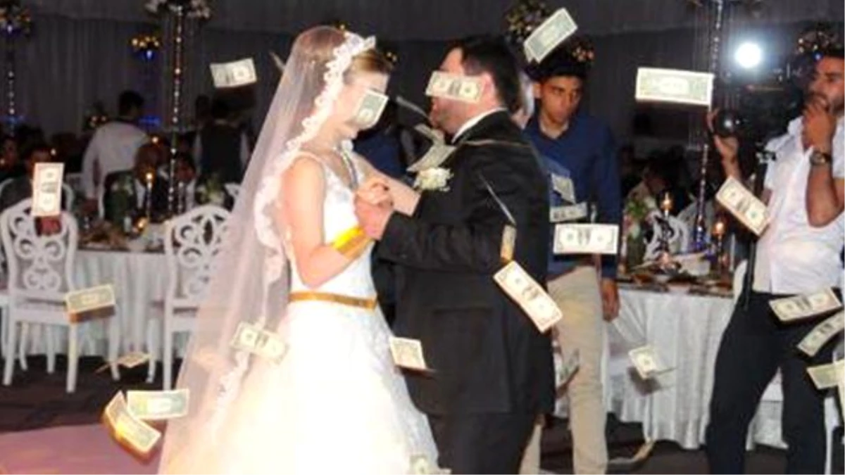 FETÖ\'den Dolayı, Düğünlerde Atılan Sahte 1 Dolar Satışları Durdu