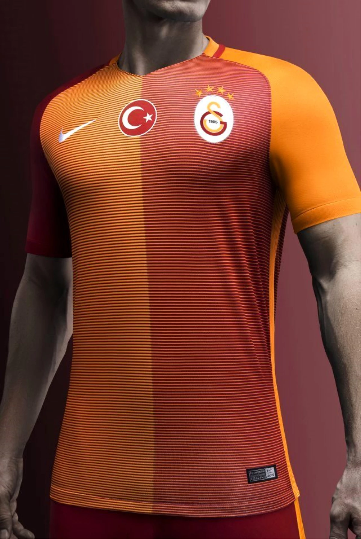 Galatasaray, Yeni Sezon Formalarını Tanıttı