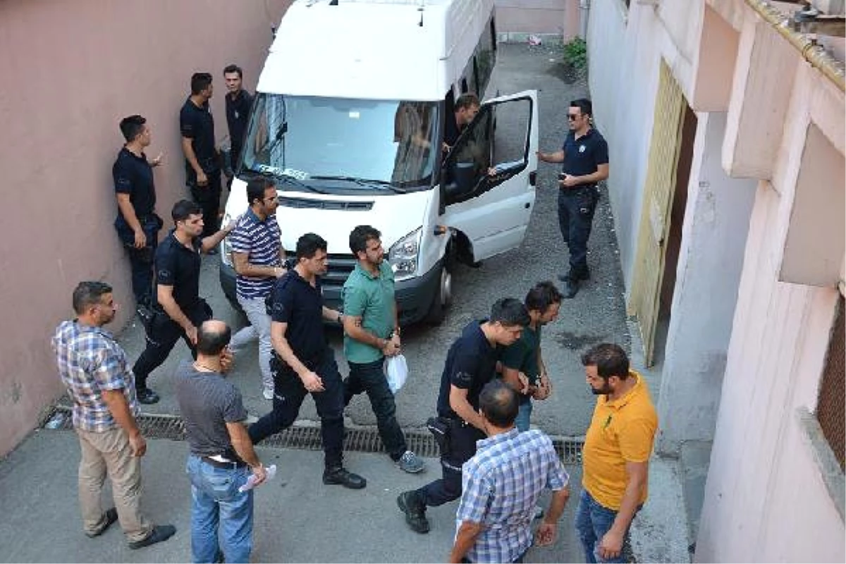 Gebze\'de 21 Polis Gözaltına Alındı