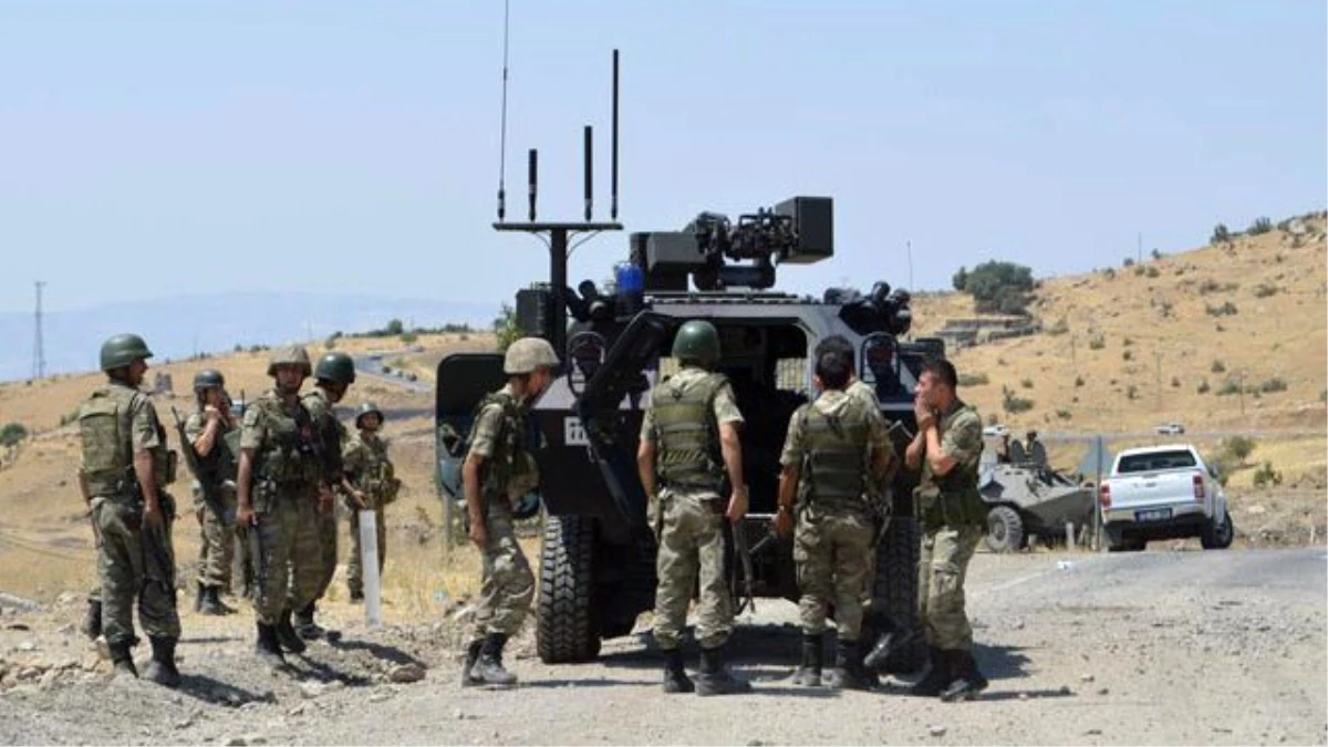 Teröristler Yol Kontrolü Yapan Askerlere Saldırdı: 5 Şehit, 8 Asker Yaralı