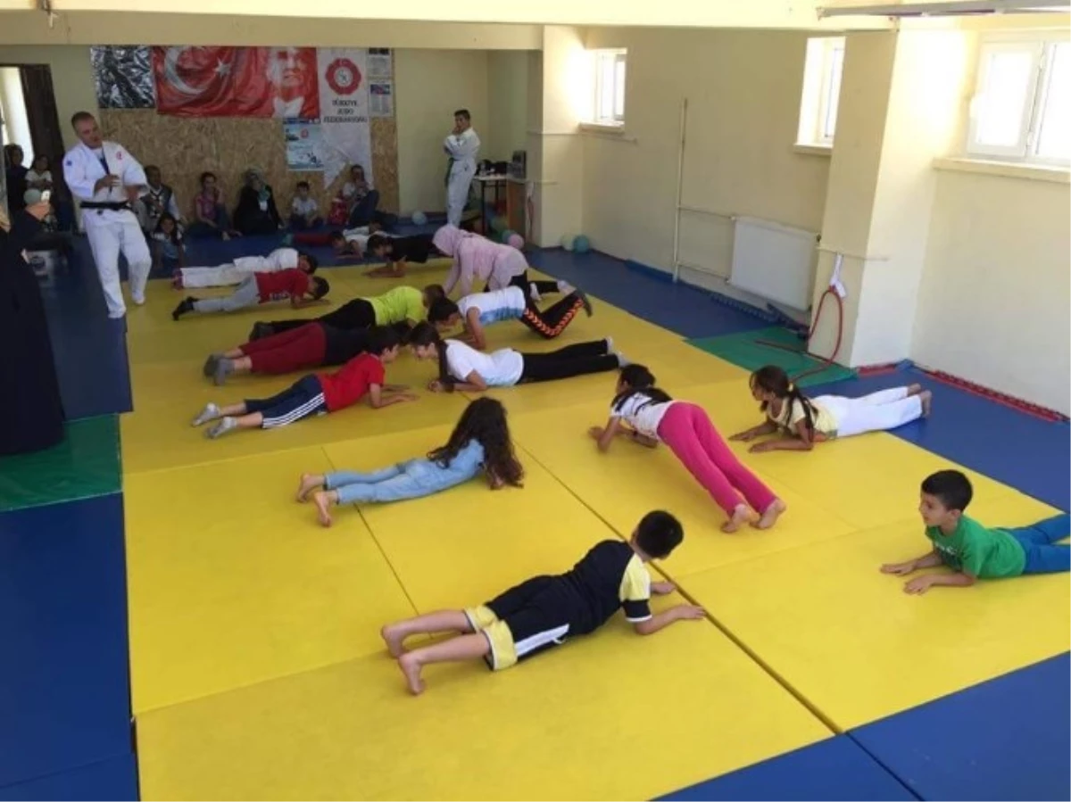 Karaman\'da Yaz Spor Okulları Judo Eğitimleri Devam Ediyor