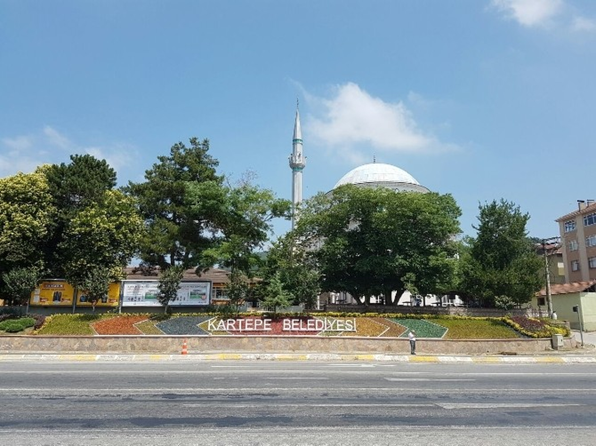Kartepe\'de Peyzaj Çalışmaları Devam Ediyor