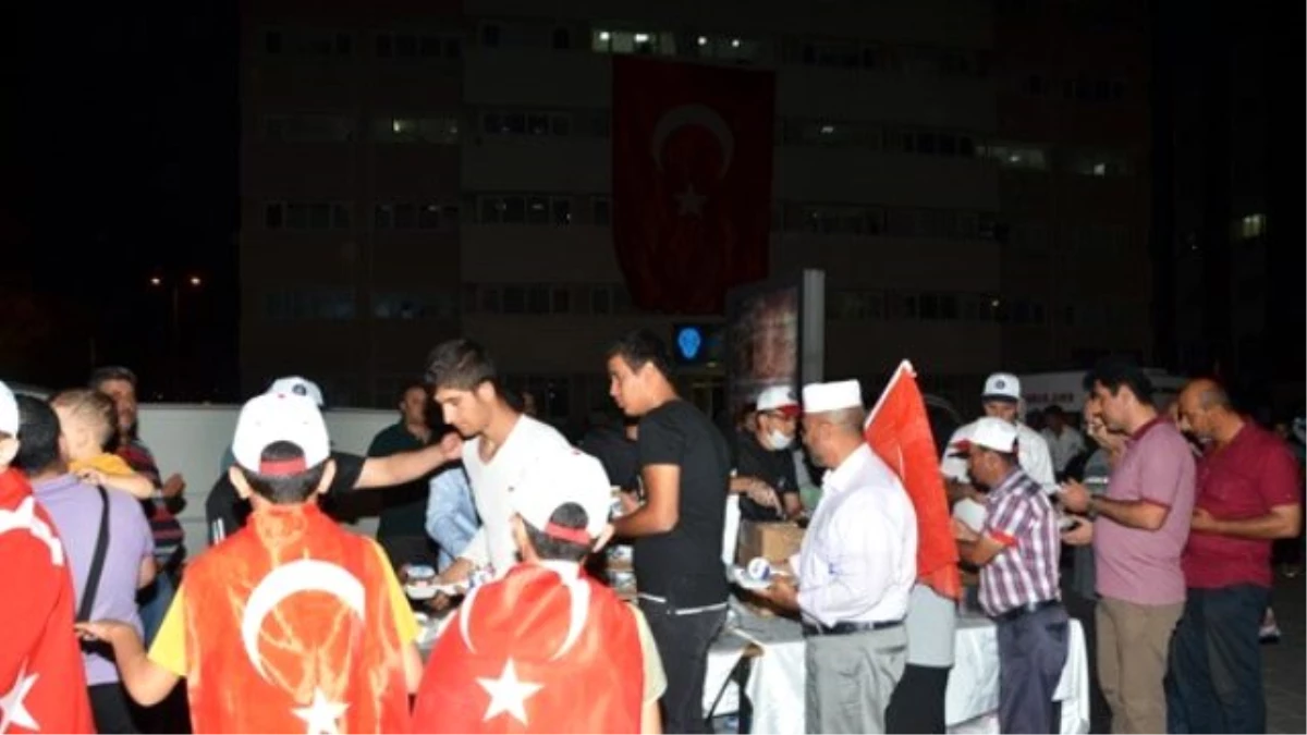 Kırıkkale Üniversitesi\'nden Demokrasi Nöbetine Destek
