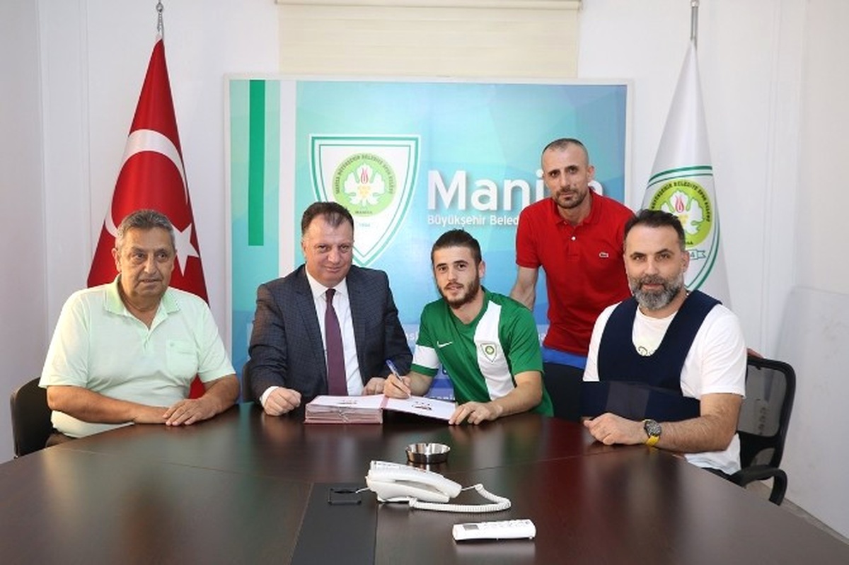 Manisa Bbsk Mehmet Yılmaz\'ı da Kadrosuna Kattı