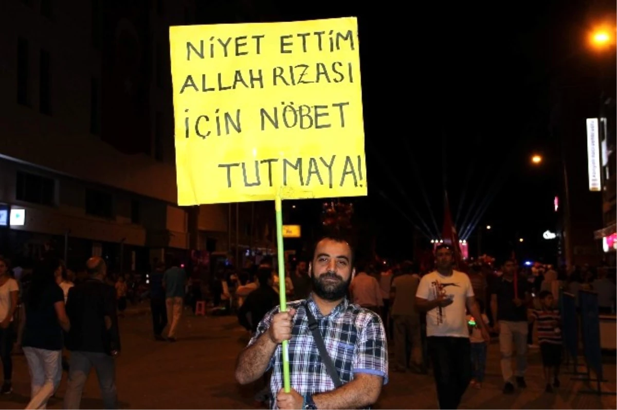Nevşehir\'de Demokrasi Nöbeti Tutmaya