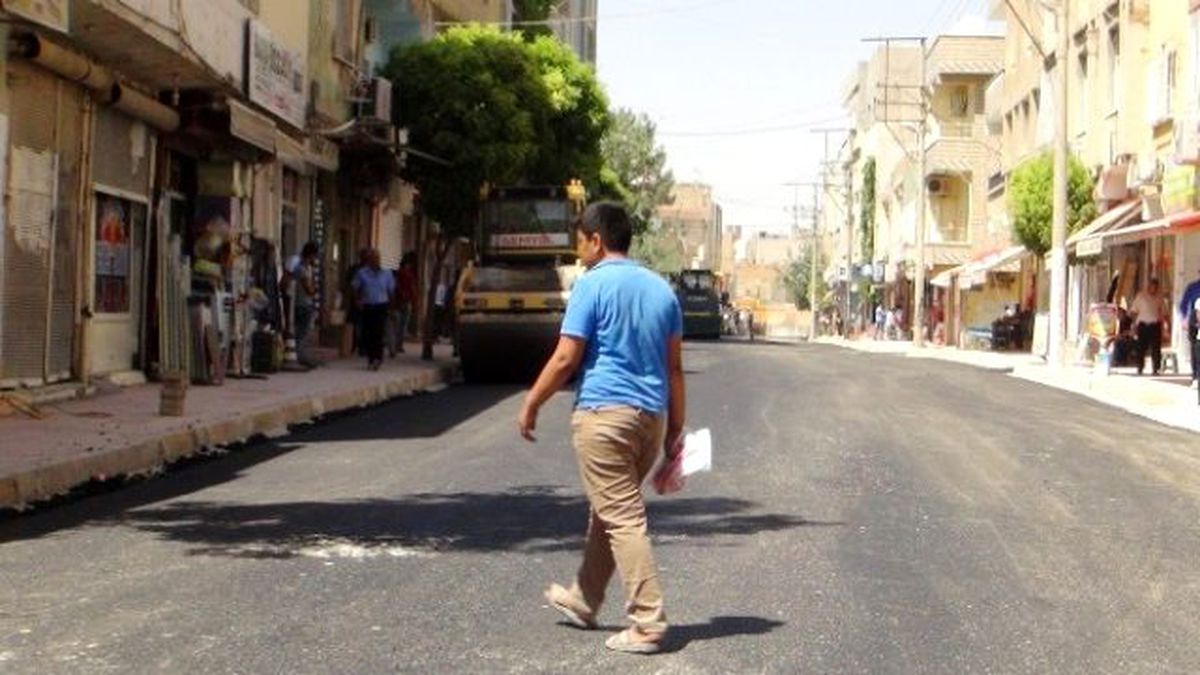 Nusaybin\'de Parke Taşlar Söküldü, Yollar Asfaltlandı