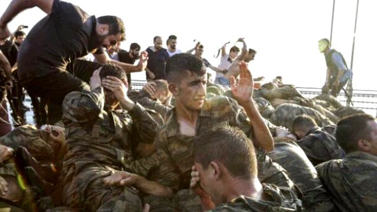 15 Temmuz Darbe Girişimine Karıştıkları İddiasıyla İstanbul\'da Tutuklanan 989 Erden 758\'i Hakkında...