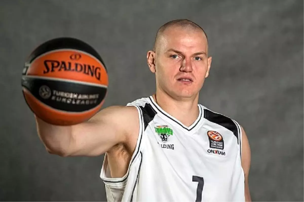 Banvit, Damian Kulig\'i Kadrosuna Kattı