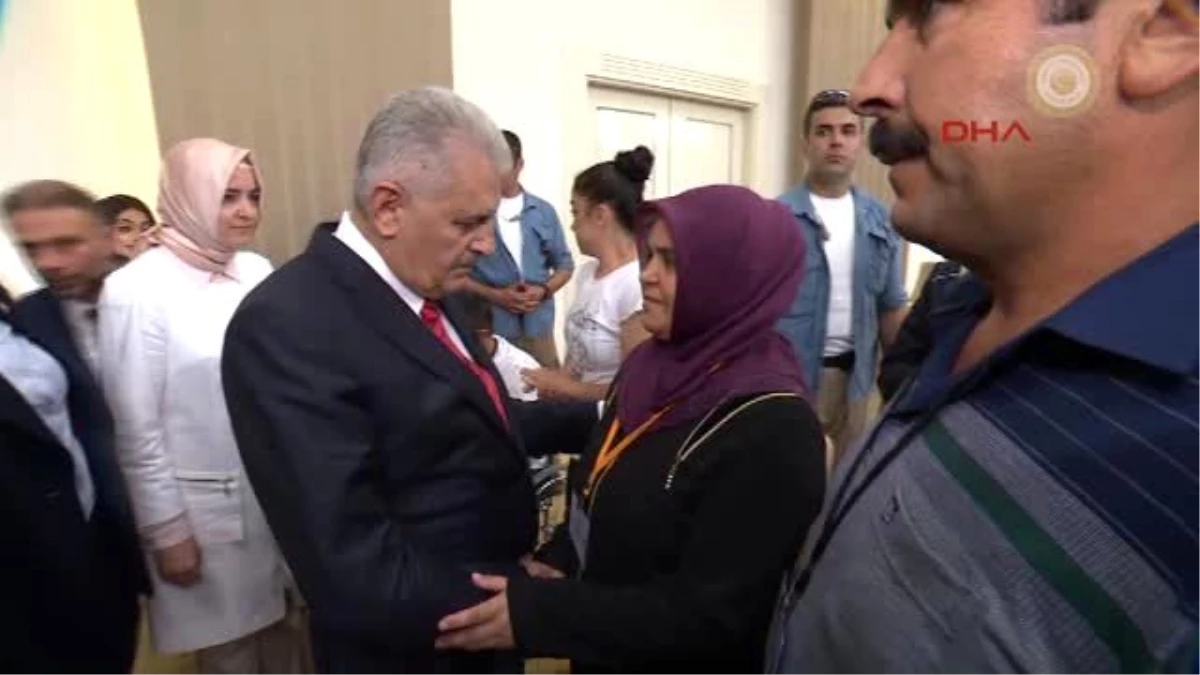 Başbakan Yıldırım, Kazan\'da Hastaları Ziyaret Etti; Şehit ve Gazi Yakınlarıyla Buluştu