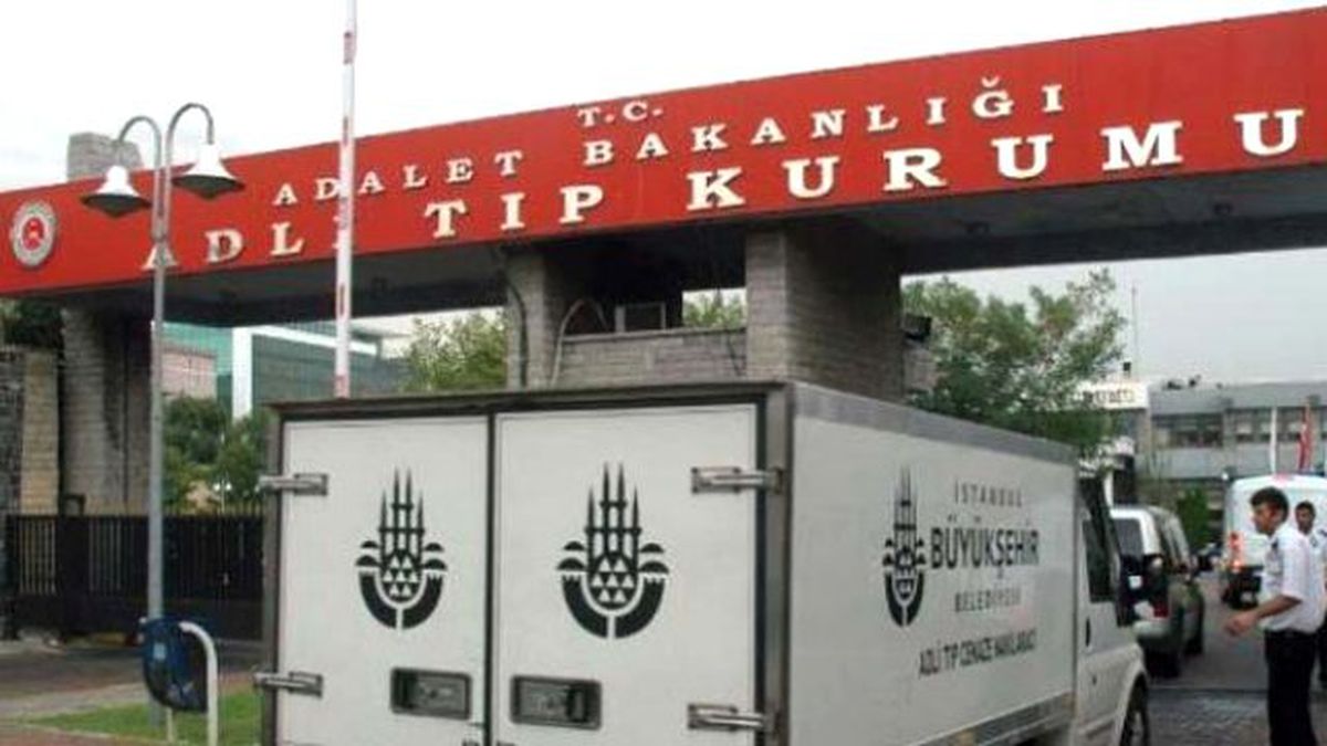 Darbe Girişimi Soruşturması Kapsamında Polis, Yenibosna\'daki Adli Tıp Kurumu\'da Arama Yapıyor.