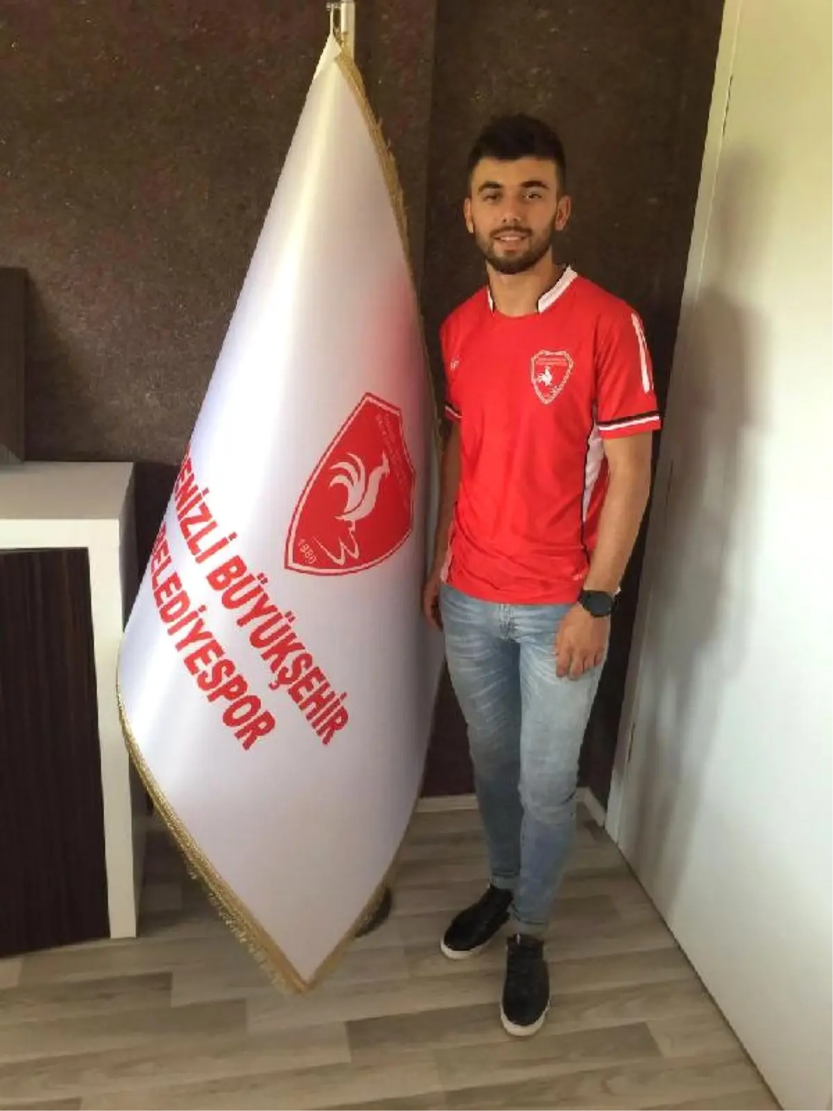 Denizli Büyükşehir Belediyespor Önder Akdağ\'ı Kadrosuna Kattı