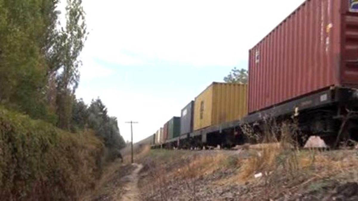 Elazığ'da Trene Bombalı Saldırı! 6 Vagon Raydan Çıktı!