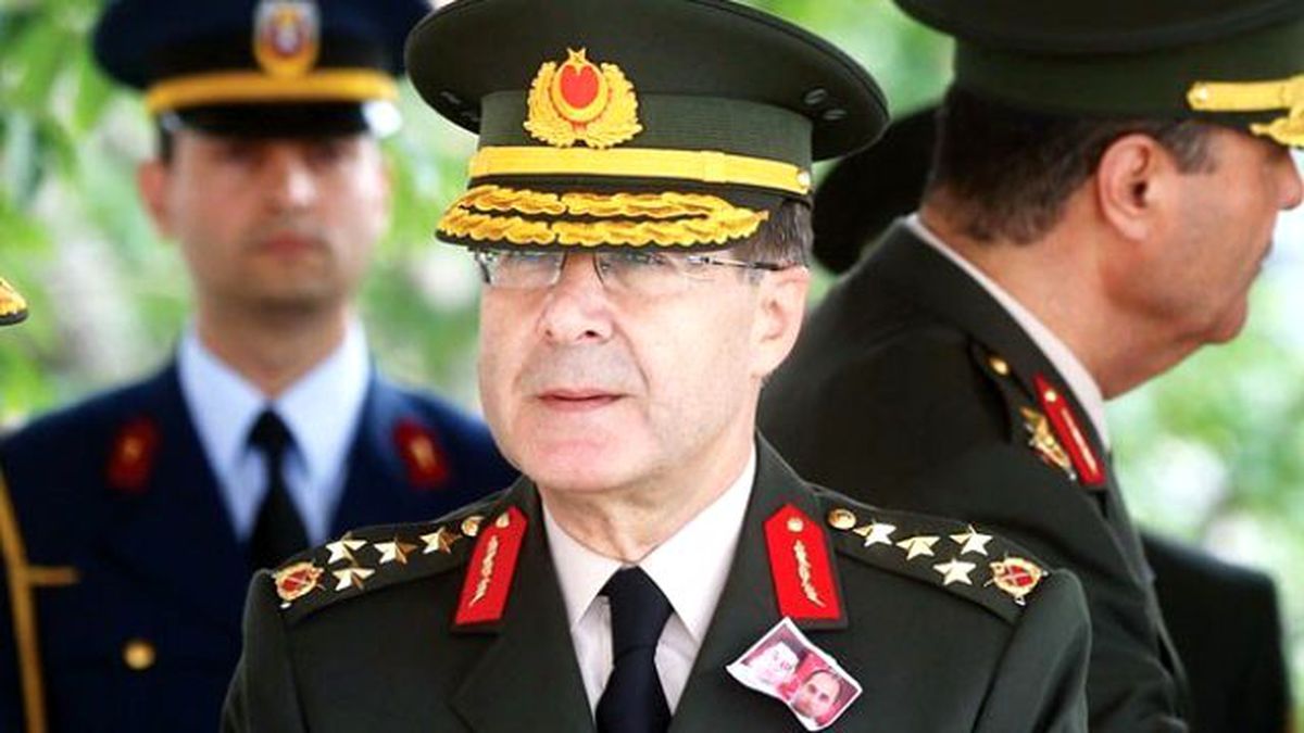 Erdoğan'ın İsteğiyle İstifa Eden Komutan: Şortla Terlikle Rehin Alındım