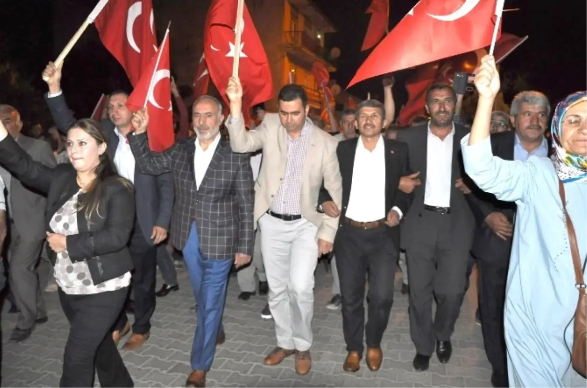 Gemerek\'te Mehteranlı Demokrasi Yürüyüşü