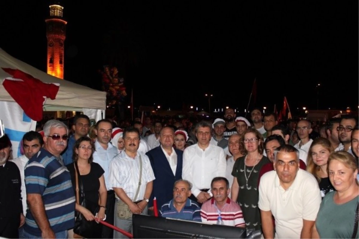 İşkur İzmir\'den Demokrasi Nöbeti Çıkarması