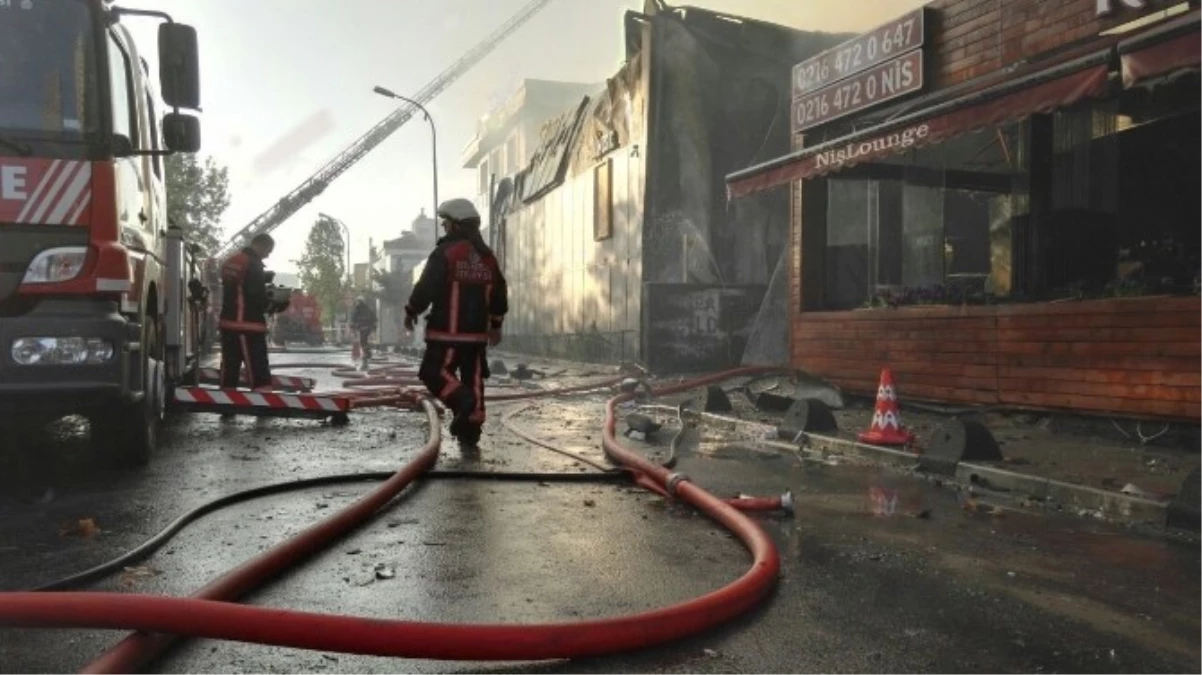 İstanbul\'da Korkutan Yangın