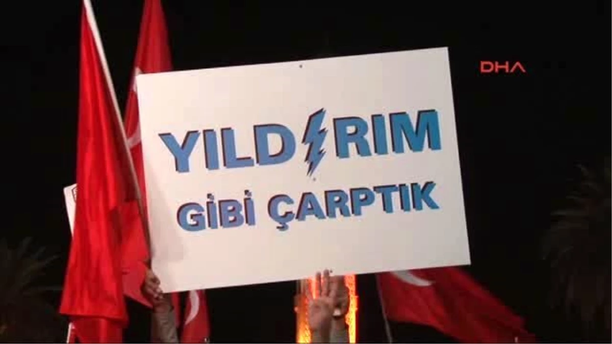 İzmir Demokrasi Nöbetine Rektörlerden Destek