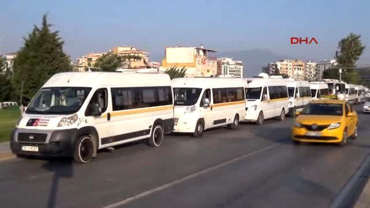 İzmir- Servisçiler Darbeye Karşı Konvoy Yaptı