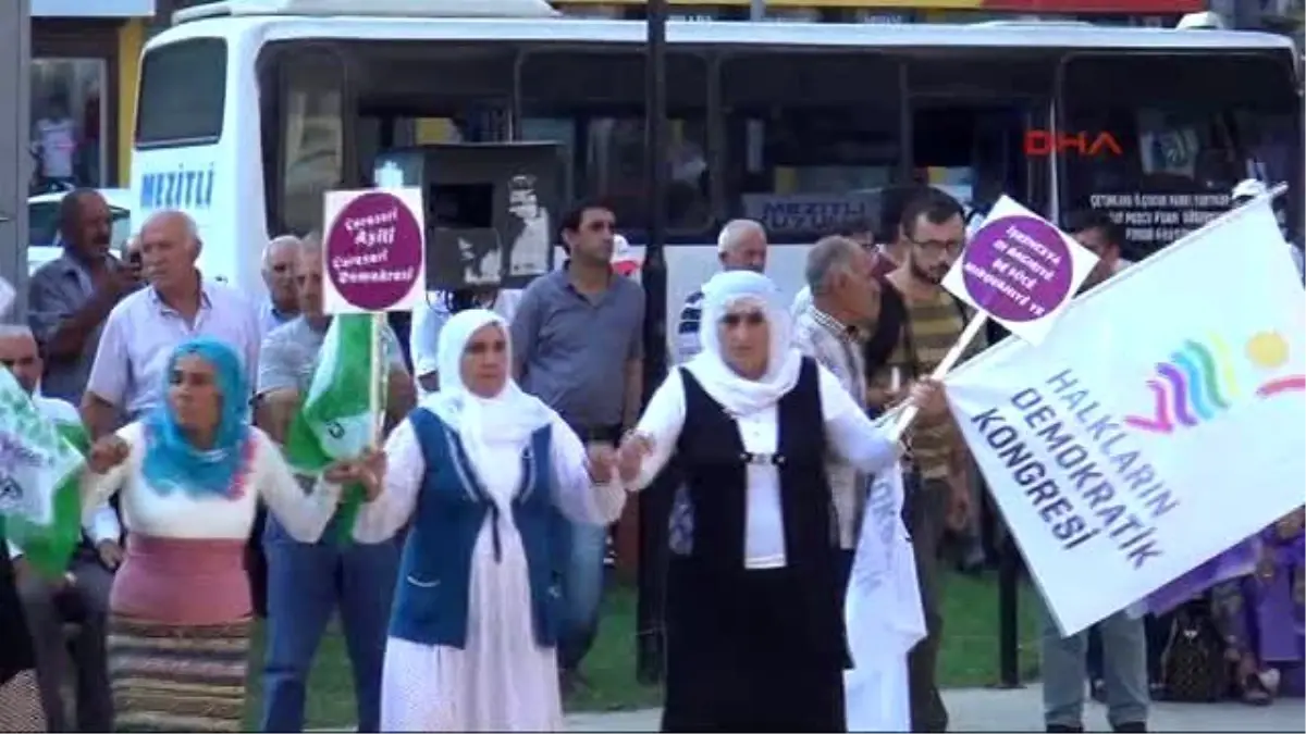 Mersin- Hdp\'li Kadınlardan Demokrasi Nöbeti