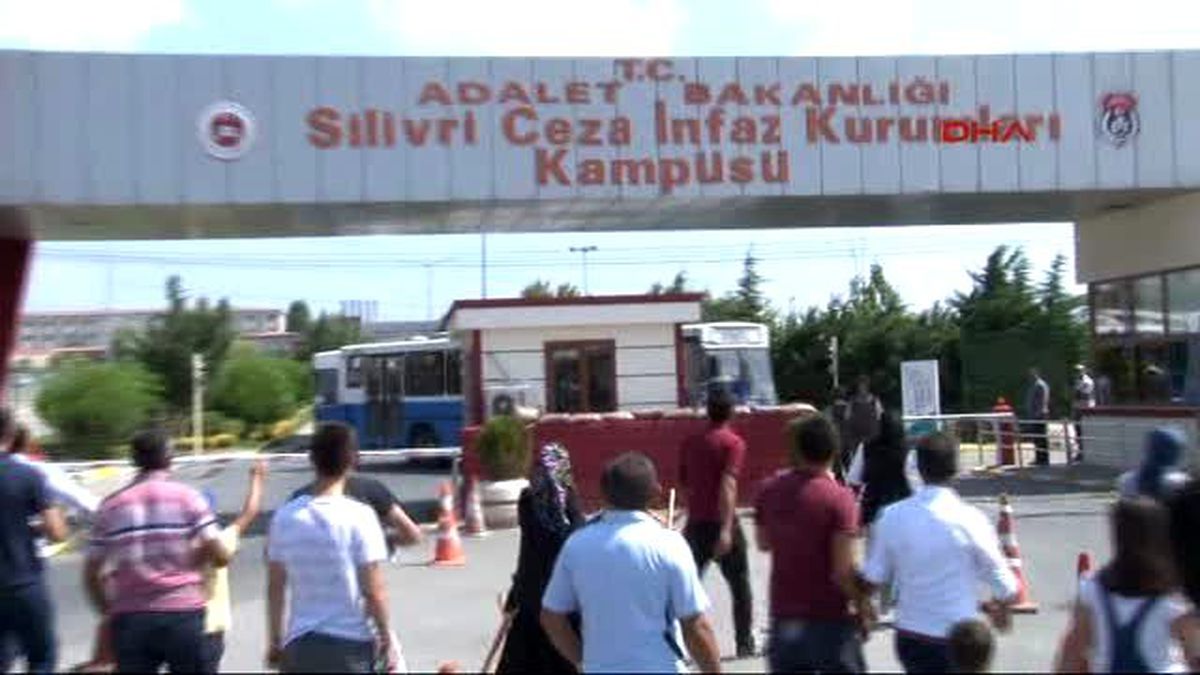 Silivri Cezaevi Önünde Tahliye Hareketliliği