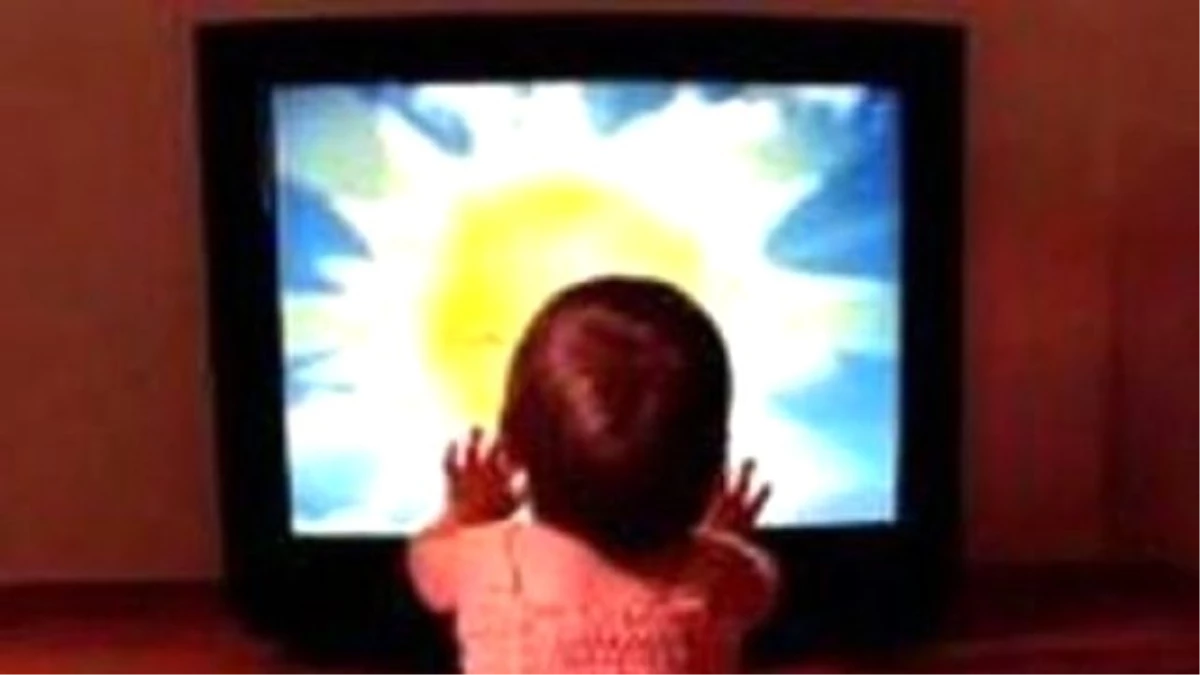 Üzerine Televizyon Devrilen Çocuk Hayatını Kaybetti